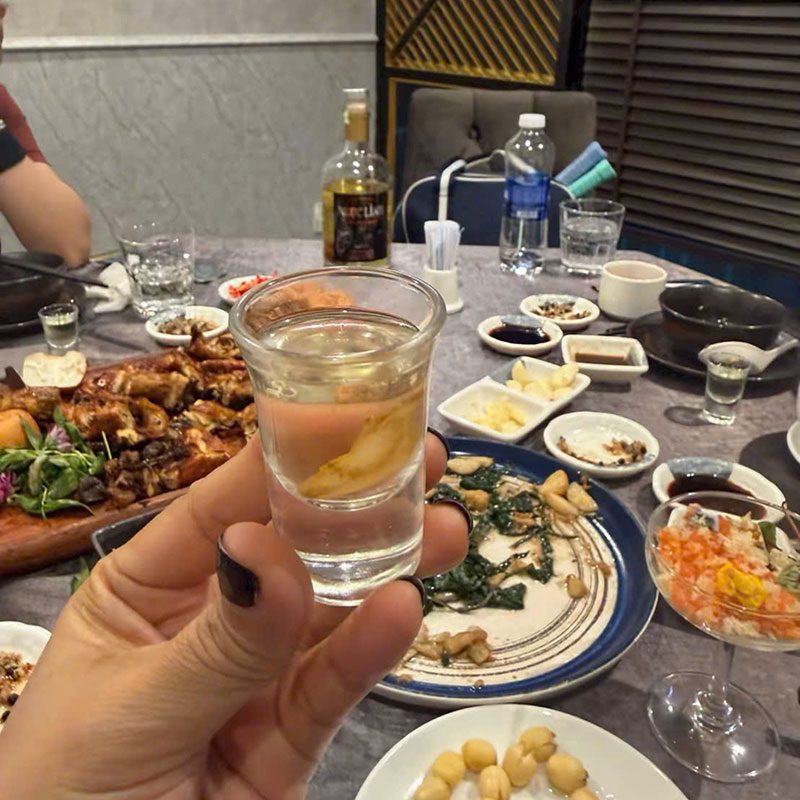 Cận Cảnh Ly Rượu Sâm